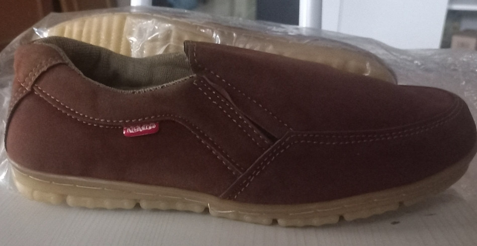 produk SEPATU CASUAL KIKERS 41